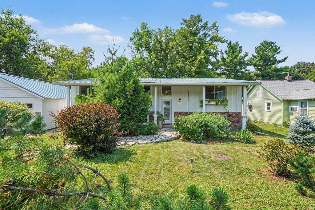 Photo of 813 N Hamilton Street, Saint Croix Falls, WI 54024 (MLS # 7112088)