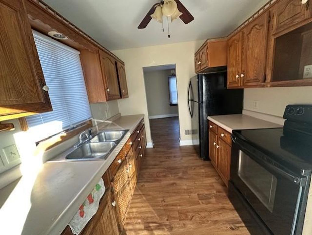 Photo of 905 9th Avenue SW, Austin, MN 55912 (MLS # 7004372)