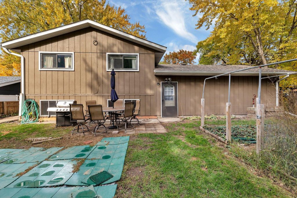 Photo of 722 11 1/2 Street N, Sauk Rapids, MN 56379 (MLS # 7066544)