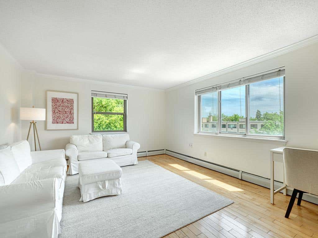 Photo of 2727 W 43rd Street #409, Minneapolis, MN 55410 (MLS # 7049935)