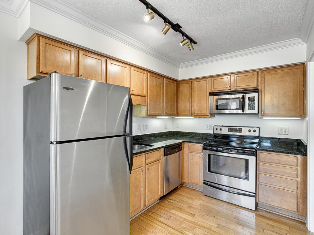 2727 W 43rd Street 409