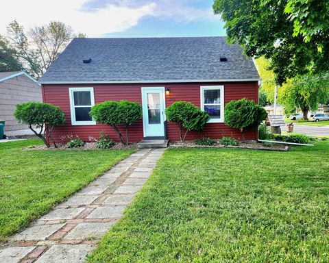 Photo of 1302 W Clark Street, Albert Lea, MN 56007 (MLS # 6747788)