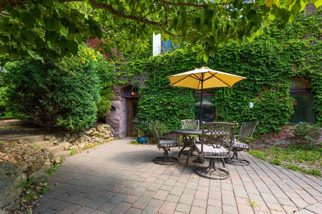 Photo of 307 Ridgewood Avenue #4, Minneapolis, MN 55403 (MLS # 7030503)