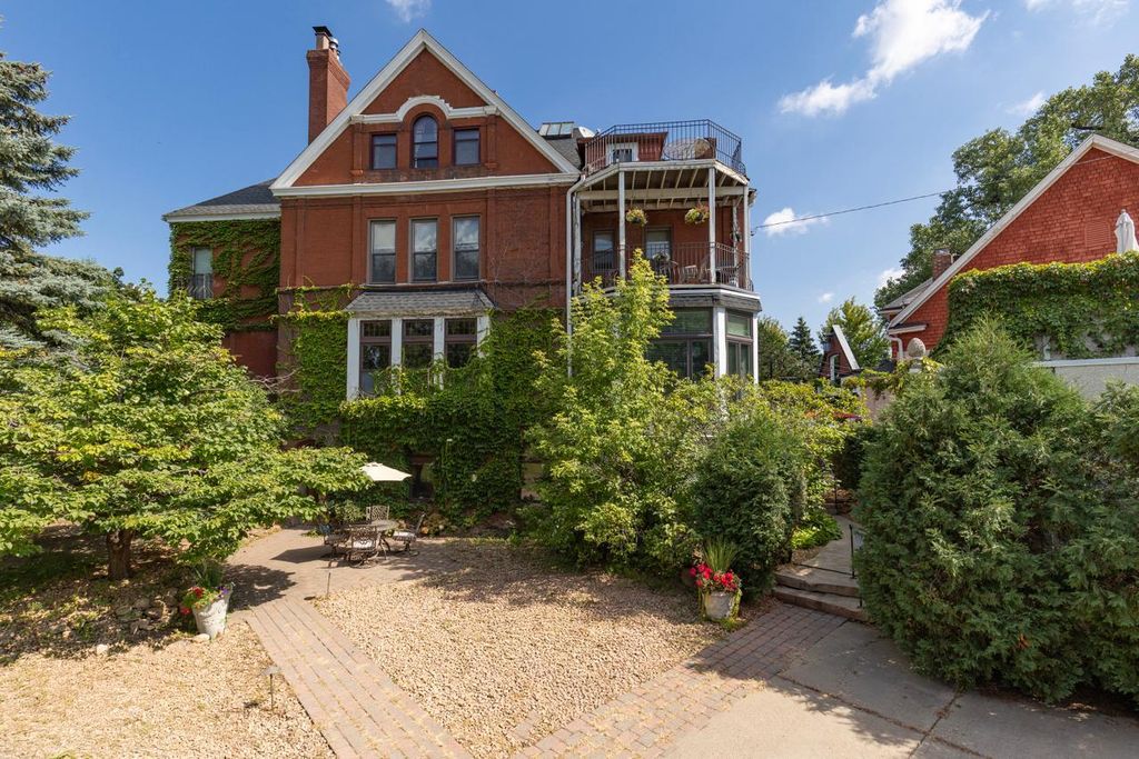 Photo of 307 Ridgewood Avenue #4, Minneapolis, MN 55403 (MLS # 7030503)