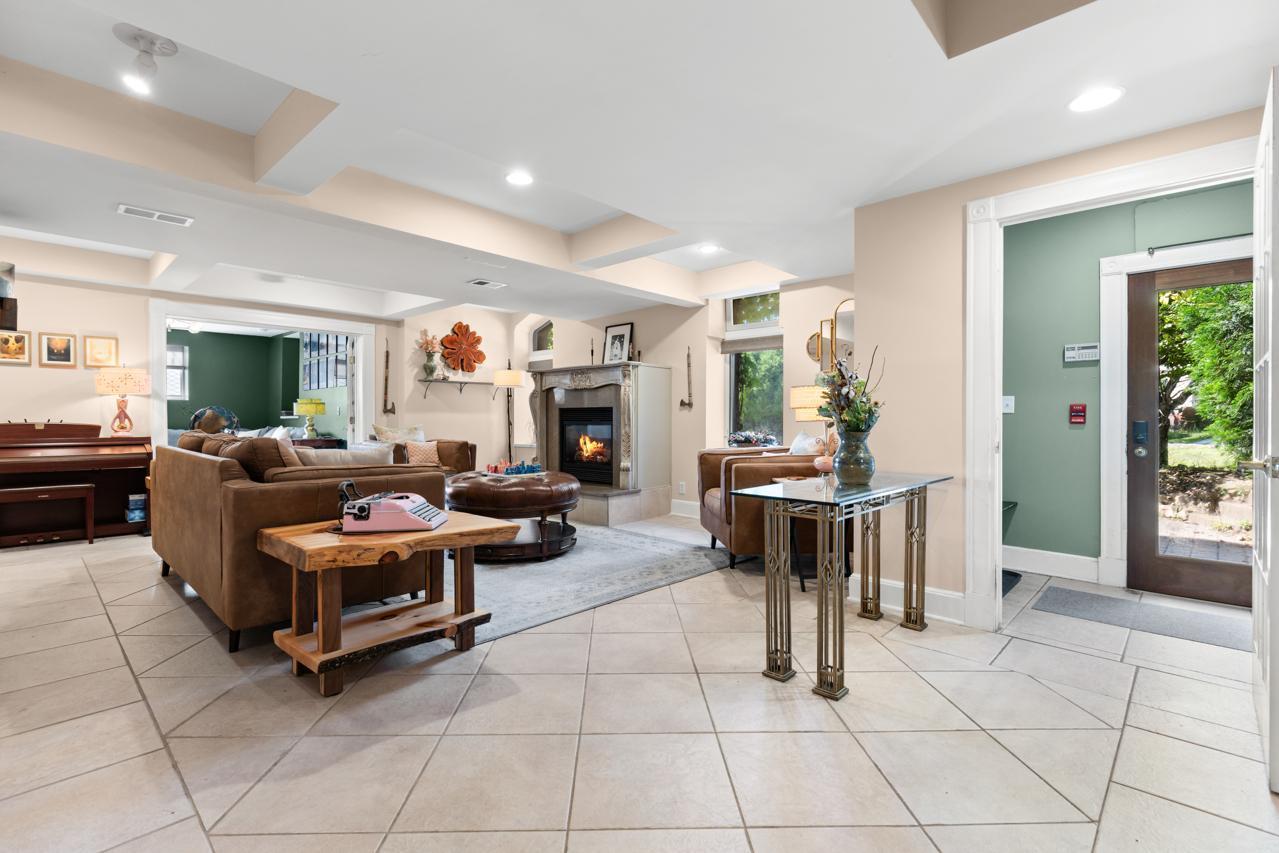 307 Ridgewood Avenue 4