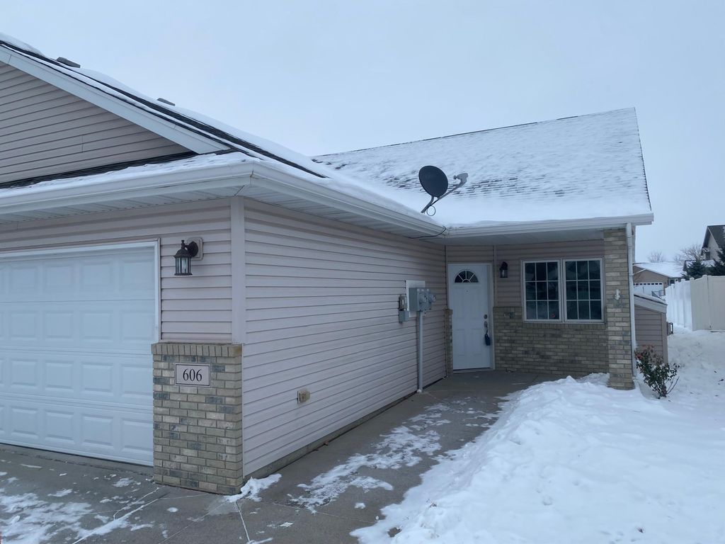 Photo of 606 32nd Street N, Moorhead, MN 56560 (MLS # 6811853)