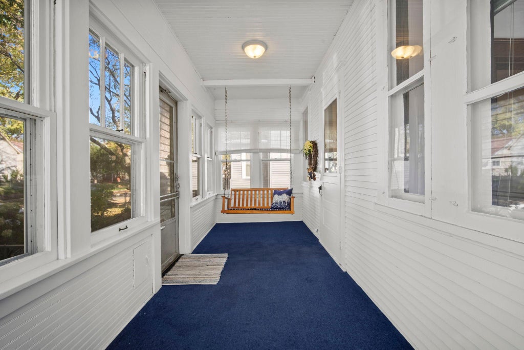 Photo of 1010 Jenks Avenue, Saint Paul, MN 55106 (MLS # 7161031)