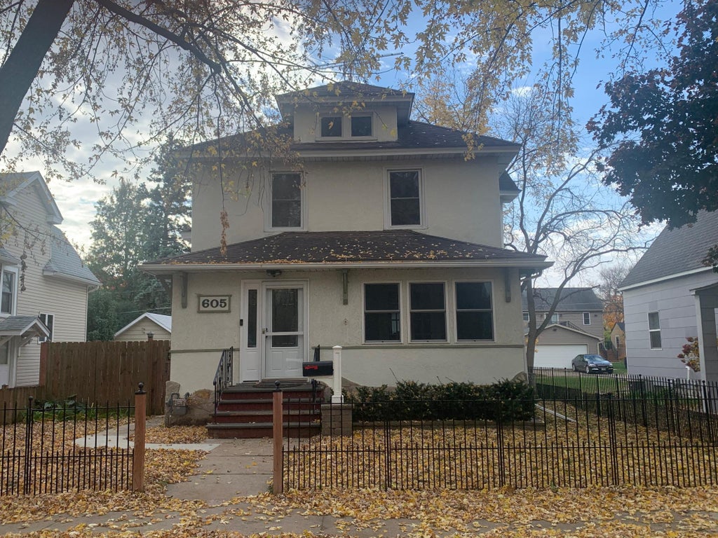 Photo of 605 5th Avenue SW, Austin, MN 55912 (MLS # 7165169)