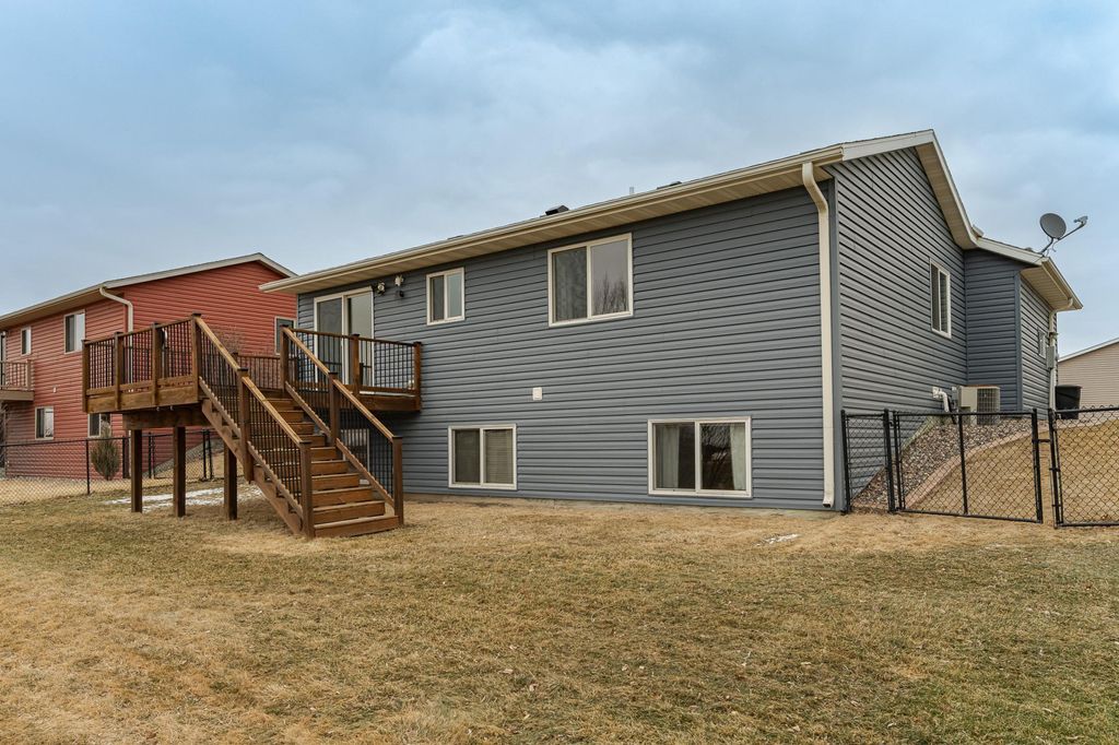 Photo of 5301 Castleview Drive NW, Rochester, MN 55901 (MLS # 7029440)