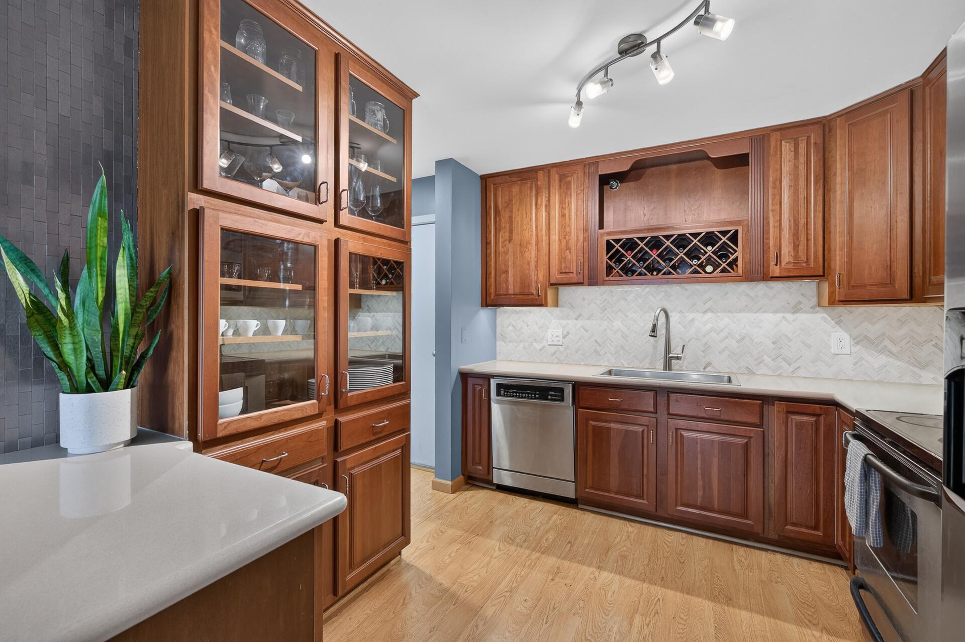 121 Washington Avenue S 505