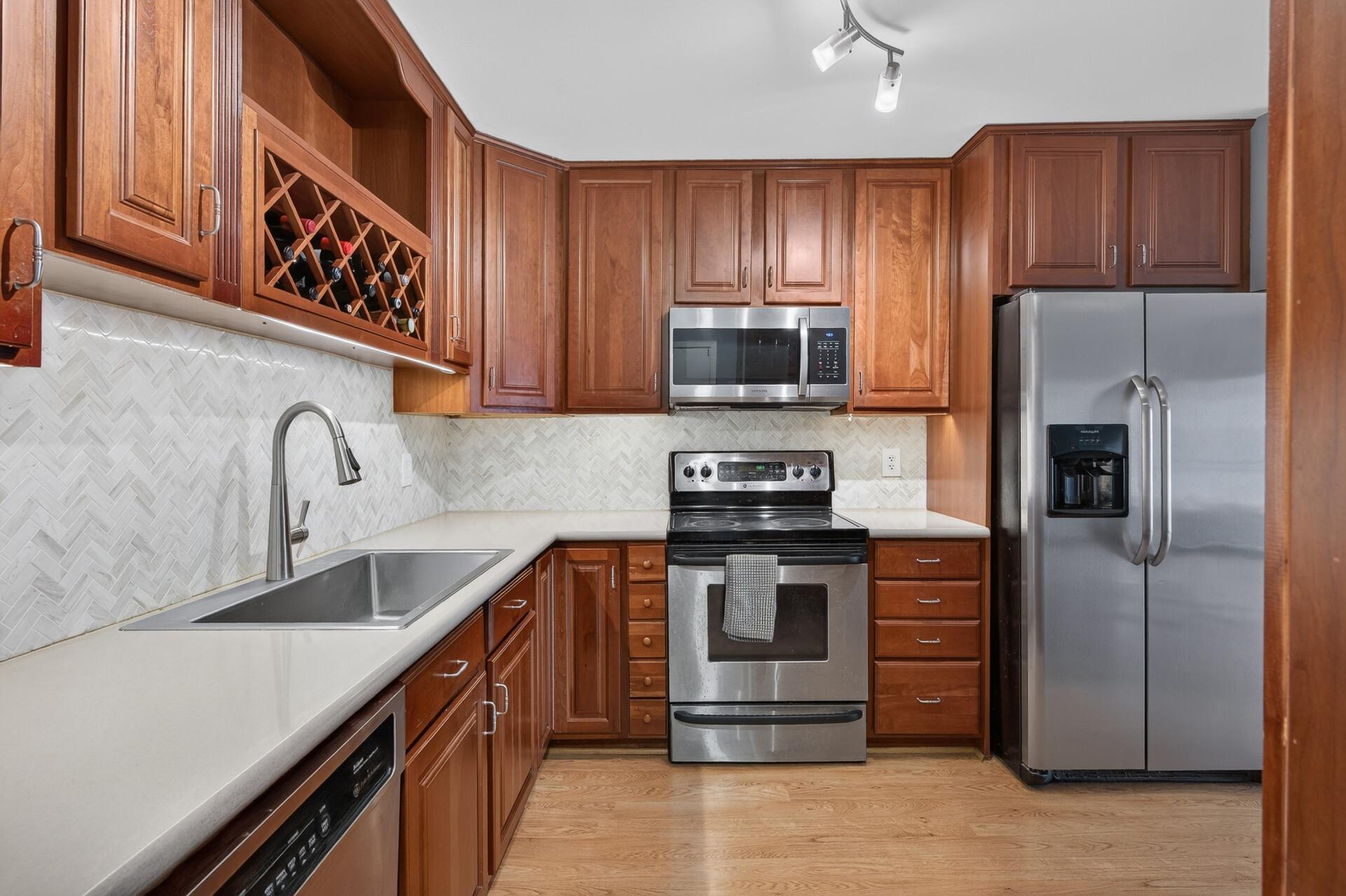121 Washington Avenue S 505