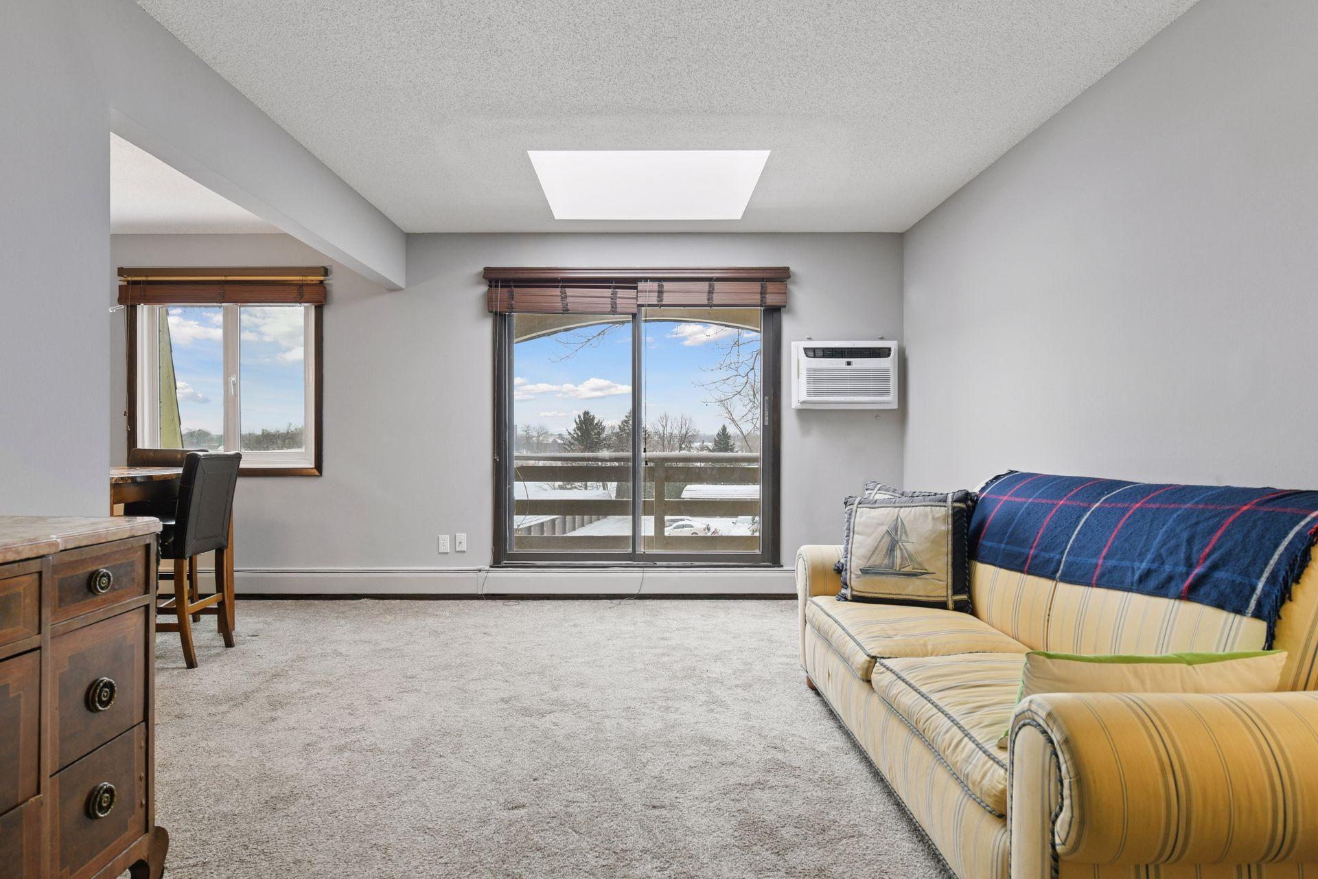 4371 Wilshire Boulevard 308