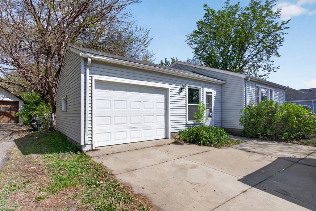 Photo of 8217 Lyndale Avenue S, Bloomington, MN 55420 (MLS # 7074275)