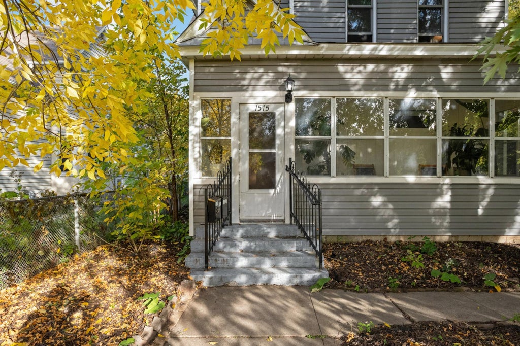 Photo of 1513 Washington Street NE, Minneapolis, MN 55413 (MLS # 7156382)