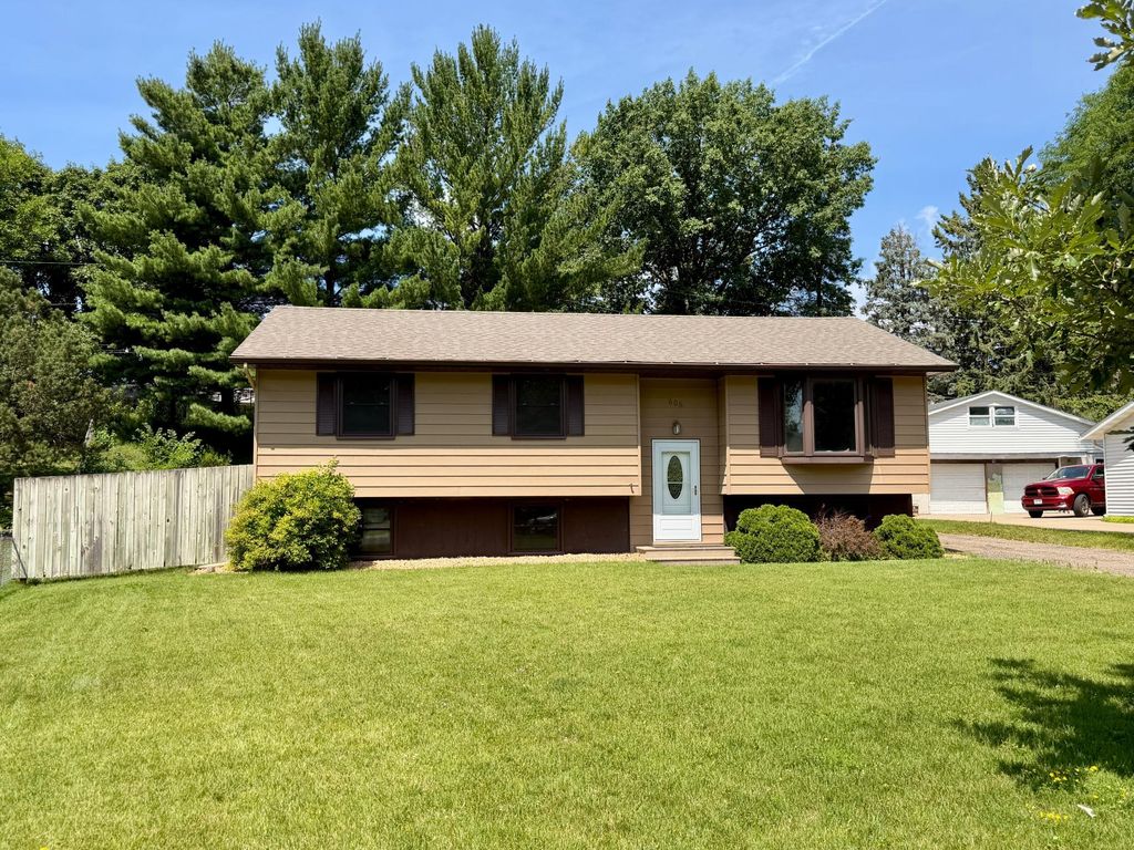 Photo of 606 Grospoint Lane N, Oakdale, MN 55128 (MLS # 7112959)