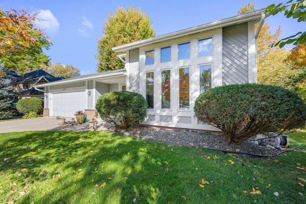 Photo of 1293 Castle Court, Golden Valley, MN 55427 (MLS # 7027709)