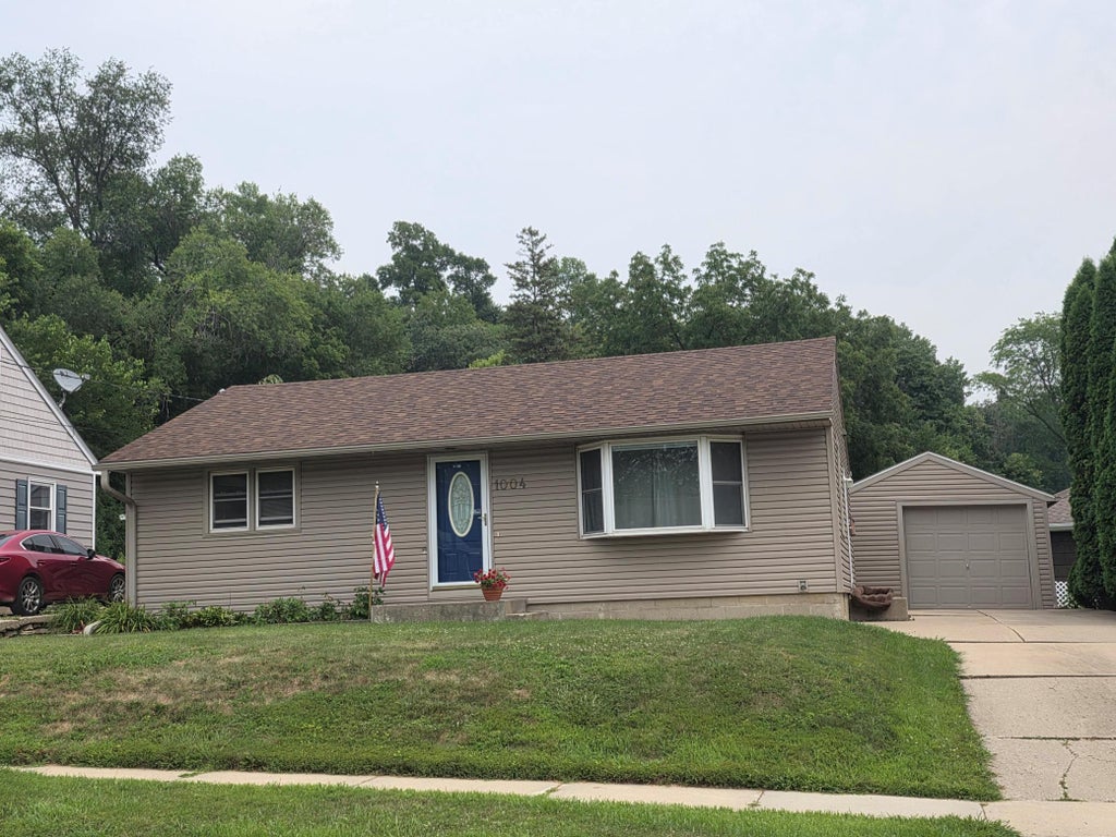 Photo of 1004 14th Avenue NE, Rochester, MN 55906 (MLS # 7124417)