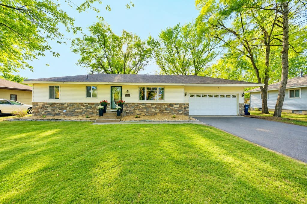 Photo of 16515 Flagstaff Avenue W, Rosemount, MN 55068 (MLS # 7095326)