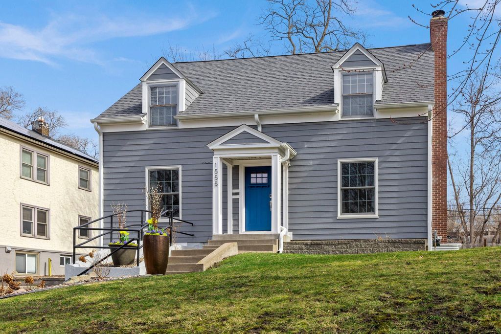 Photo of 1555 E River Terrace, Minneapolis, MN 55414 (MLS # 7047754)