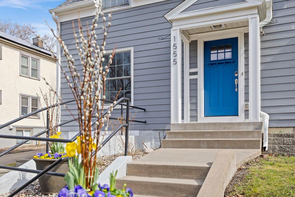 Photo of 1555 E River Terrace, Minneapolis, MN 55414 (MLS # 7047754)