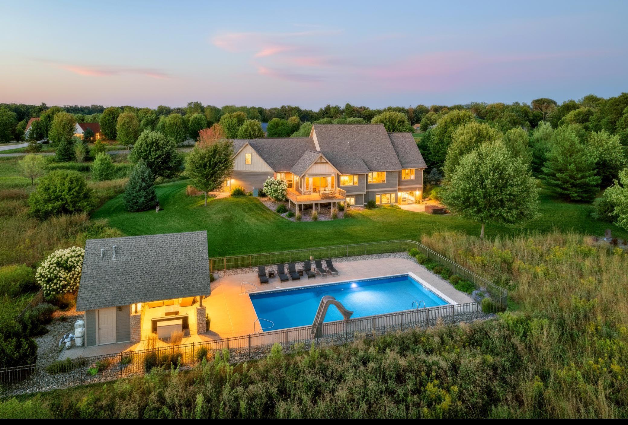 3536 Kelvin Court N