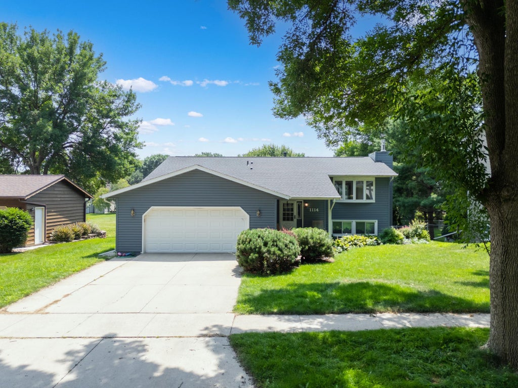 Photo of 1114 34th Street NW, Rochester, MN 55901 (MLS # 7115731)