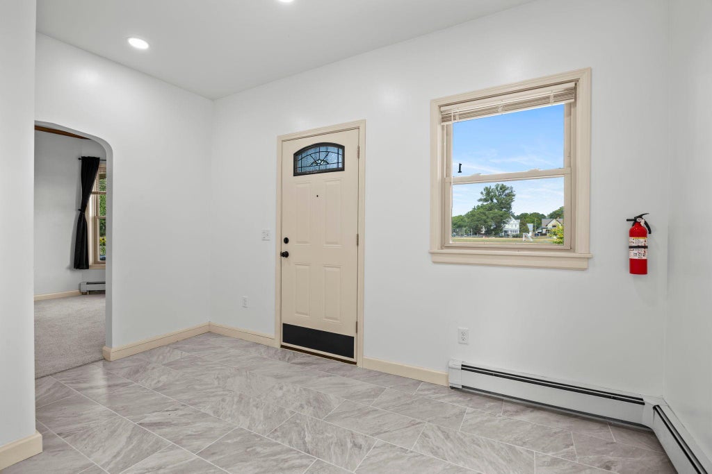 Photo of 1626 Englewood Avenue, Saint Paul, MN 55104 (MLS # 7133336)