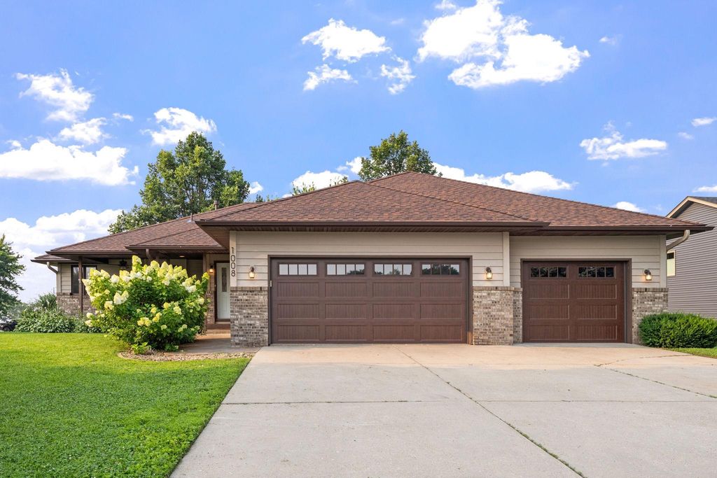 Photo of 1008 3rd Street NE, New Prague, MN 56071 (MLS # 7003597)