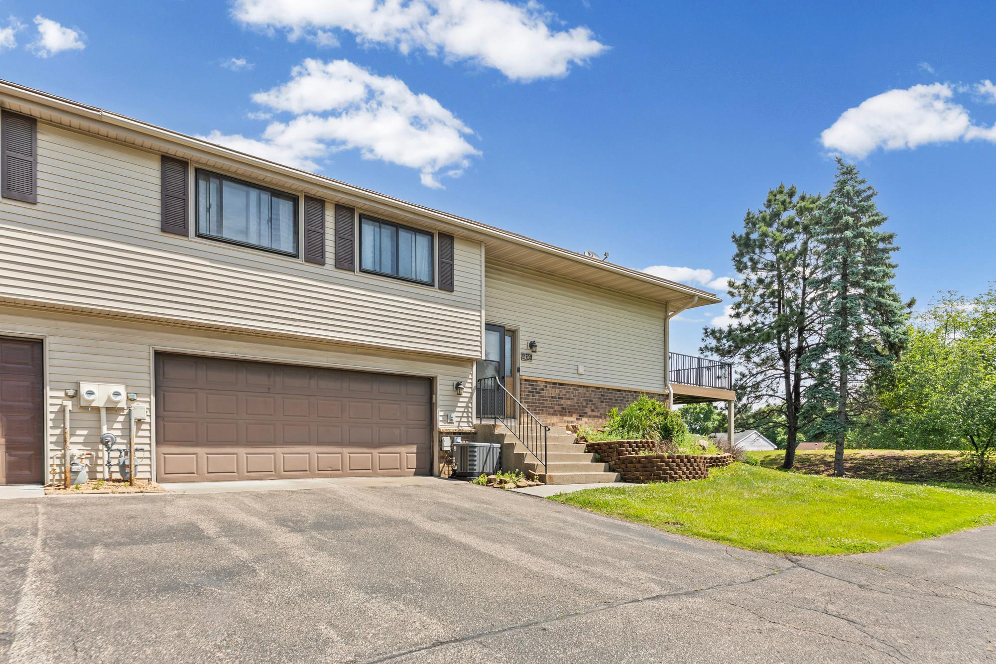 4126 Sylvia Lane S