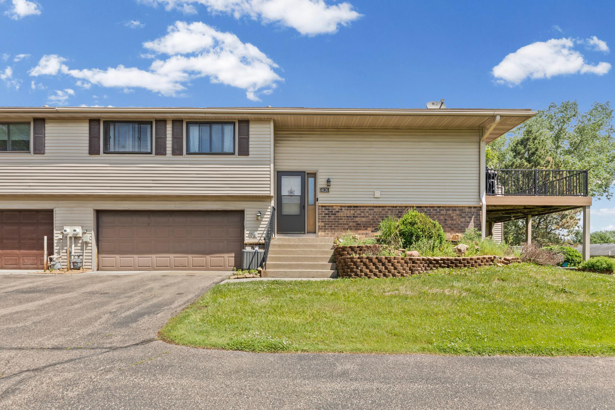 4126 Sylvia Lane S