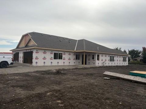 Photo of 254 Eau Claire Avenue SE, Hutchinson, MN 55350 (MLS # 6784423)