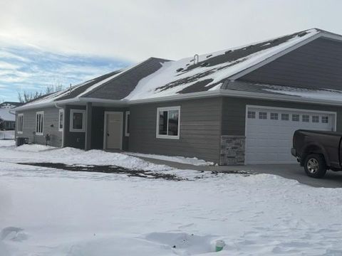 Photo of 254 Eau Claire Avenue SE, Hutchinson, MN 55350 (MLS # 6784423)