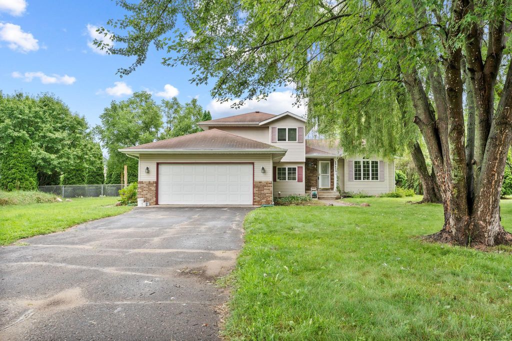 Photo of 27475 Felton Avenue, Wyoming, MN 55092 (MLS # 6774020)