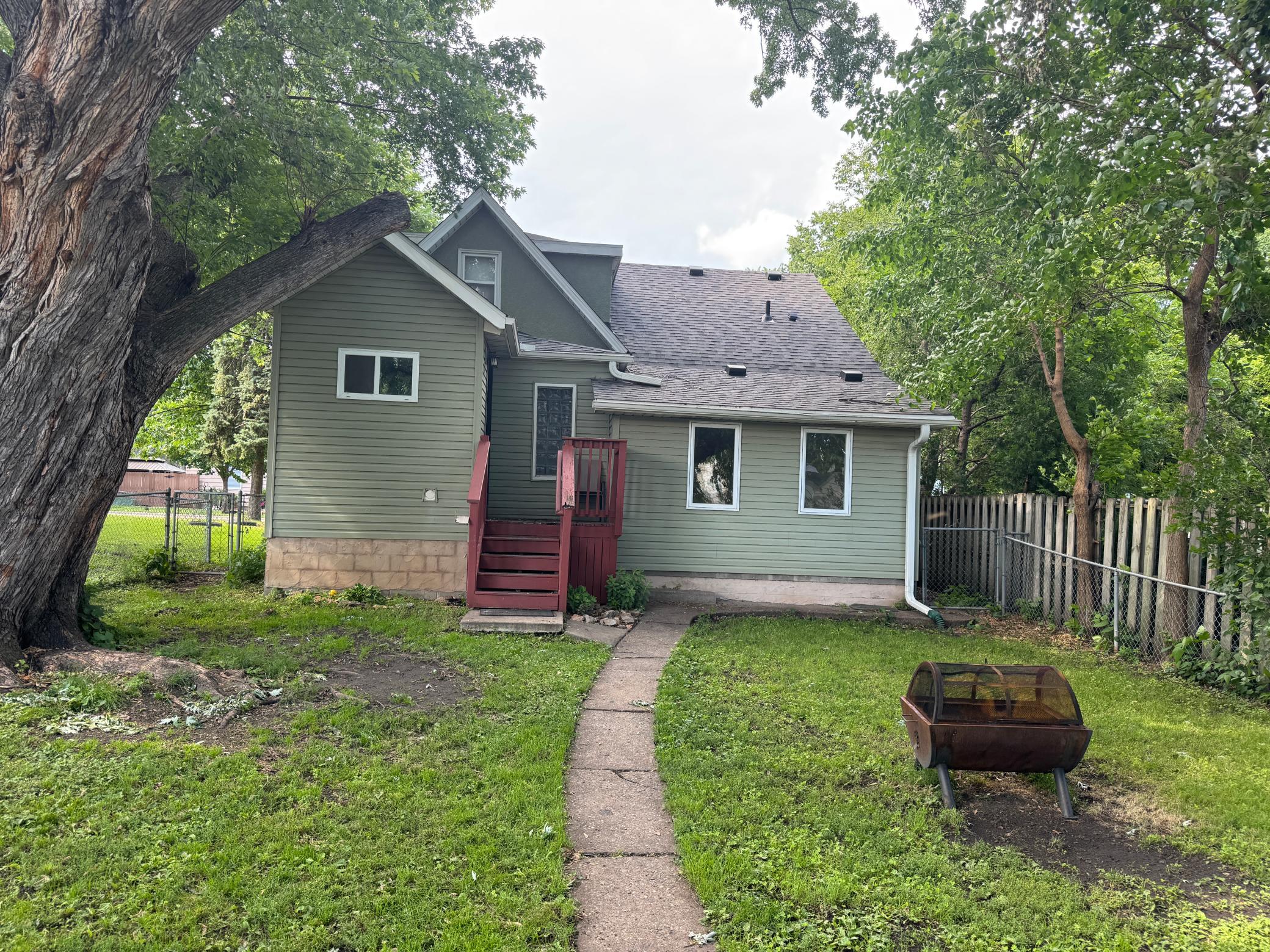 878 Monroe Court
