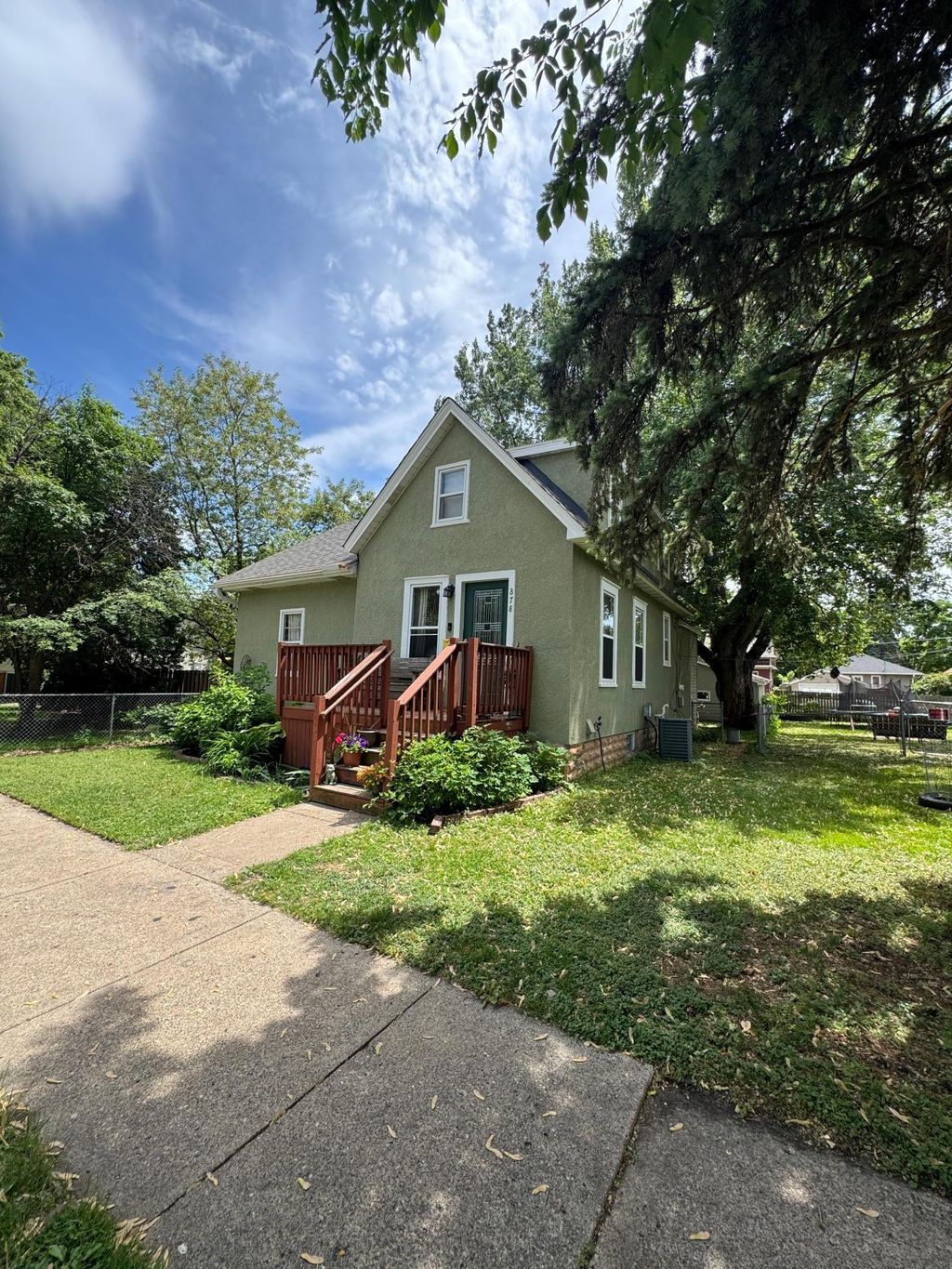 Photo of 878 Monroe Court, Saint Paul, MN 55102 (MLS # 7083832)