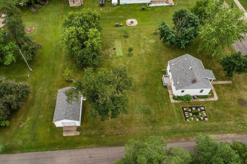 Photo of 202 Lake Avenue S, Ottertail, MN 56571 (MLS # 7023447)