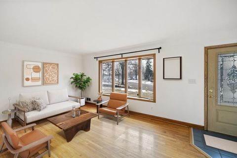 303 Roma Avenue Roseville MN 55113