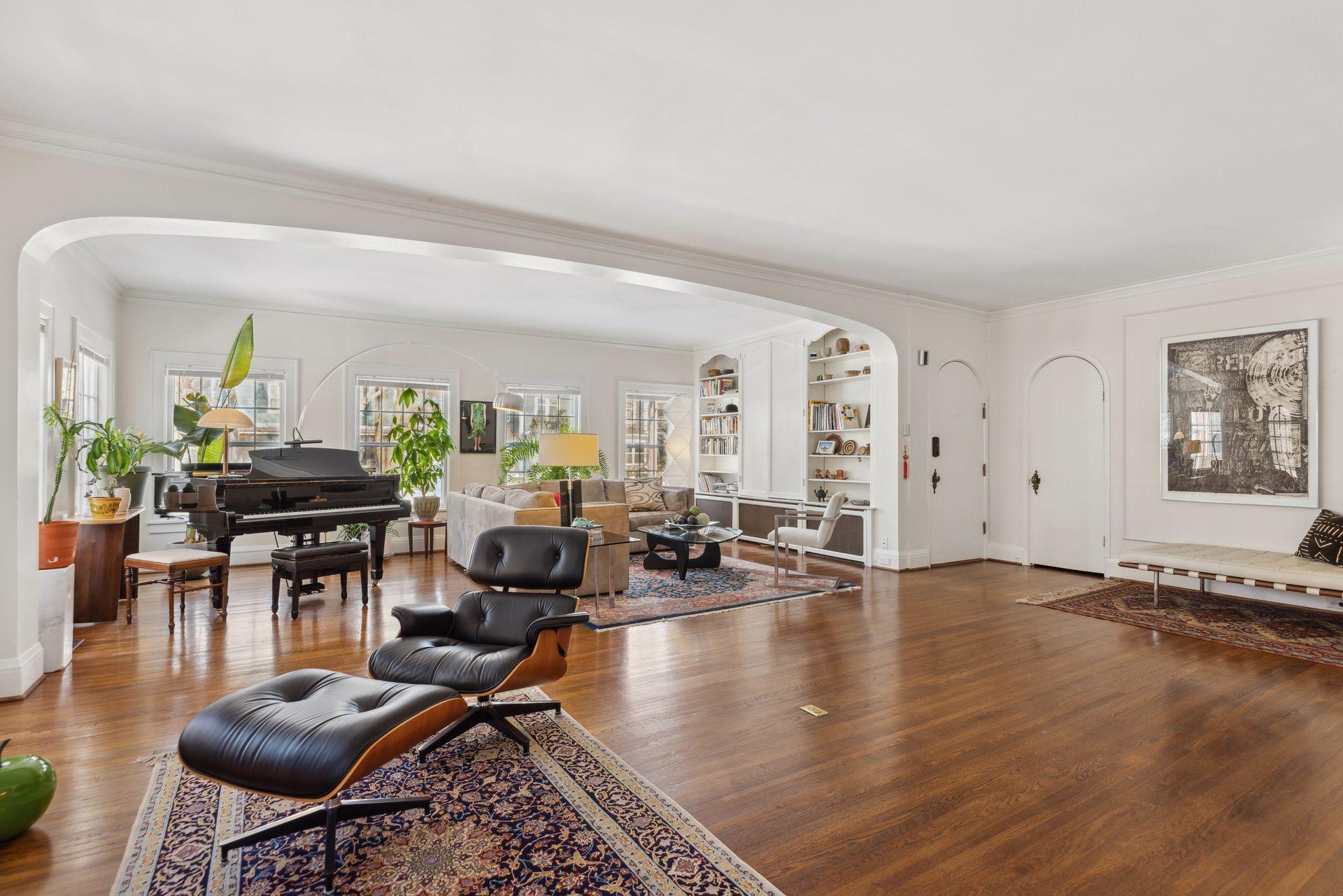 1625 W 25th Street