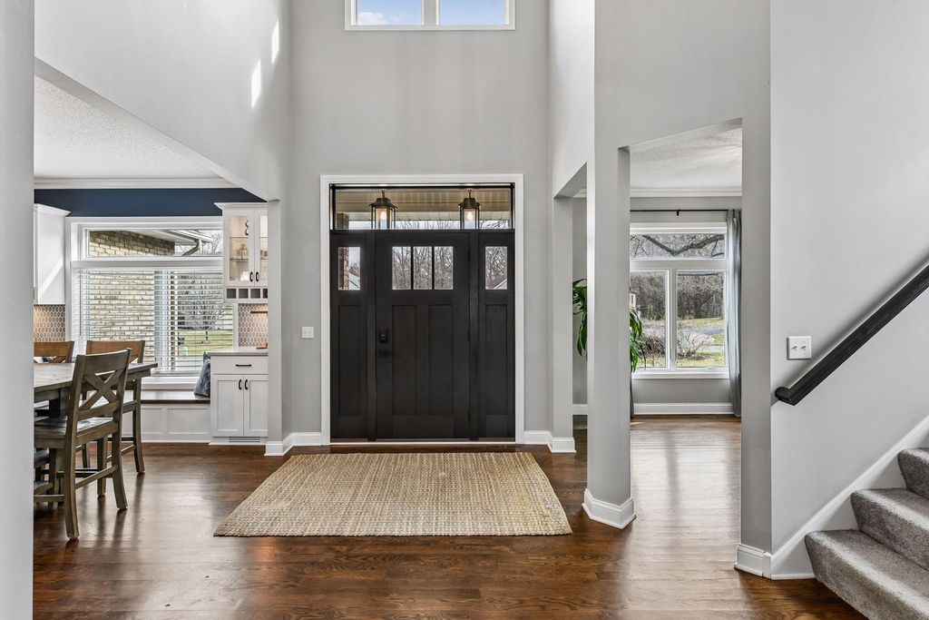 Photo of 1944 Creek View Court, Chanhassen, MN 55317 (MLS # 7047614)