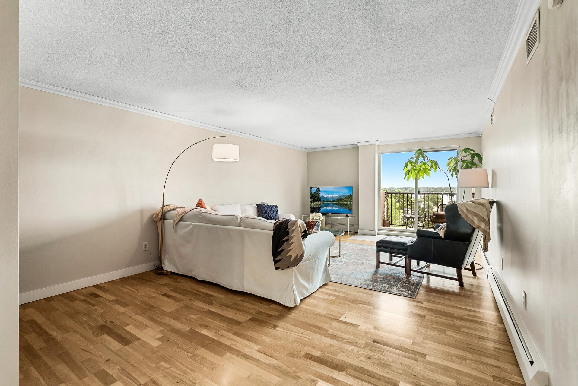 2800 W 44th Street 608