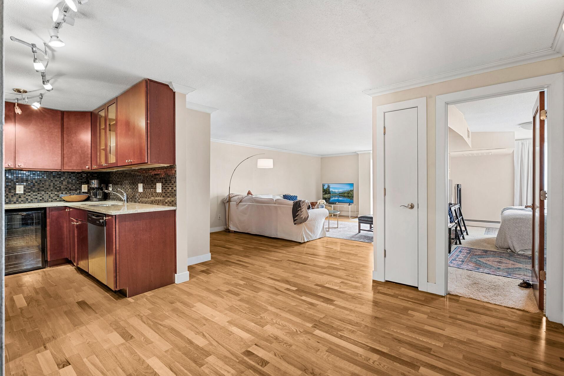 2800 W 44th Street 608