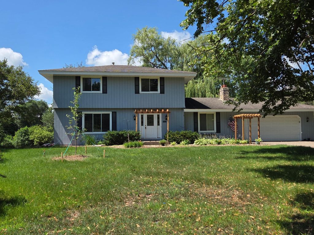 Photo of 2755 Olive Lane N, Plymouth, MN 55447 (MLS # 7108940)