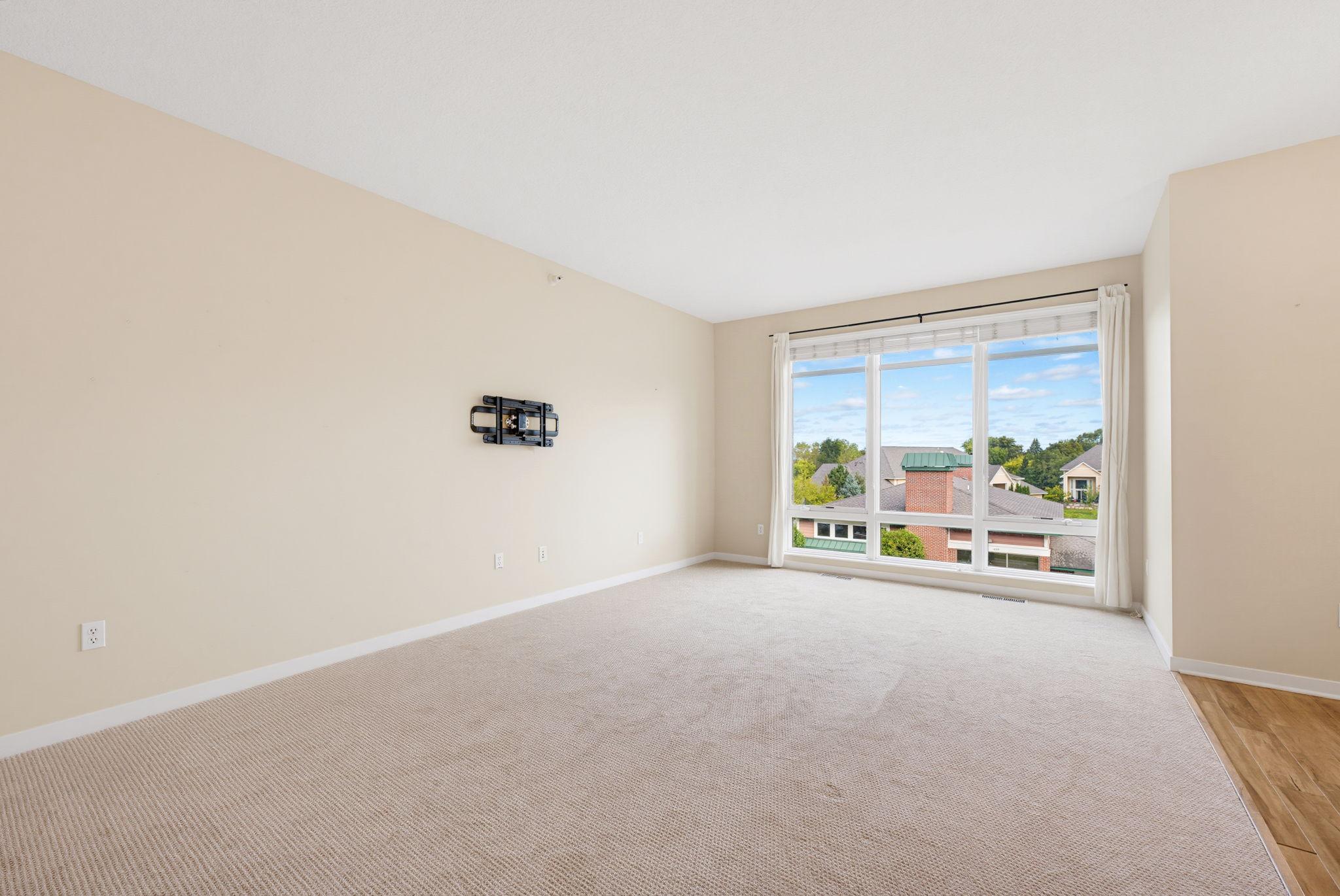 1070 Grandview Court NE 304