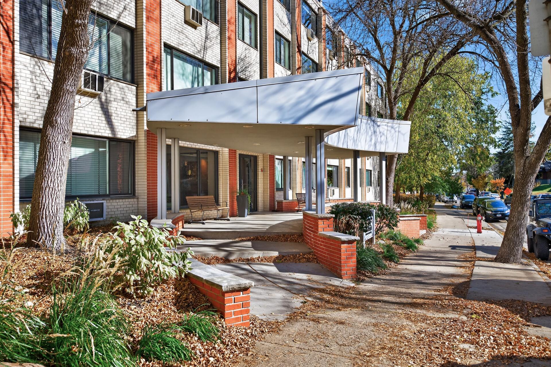 2700 W 44th Street 104