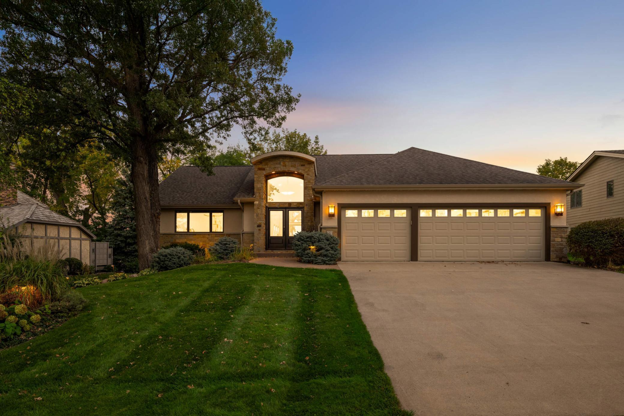 3857 Island View Circle NW