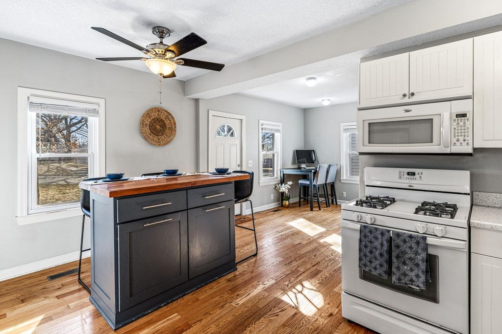 Photo of 204 20th Avenue N, Hopkins, MN 55343 (MLS # 7048786)