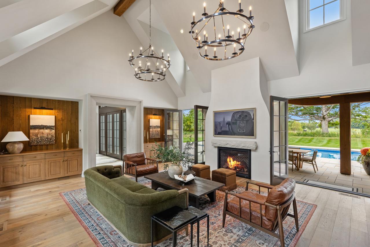 2295 Tamarack Drive