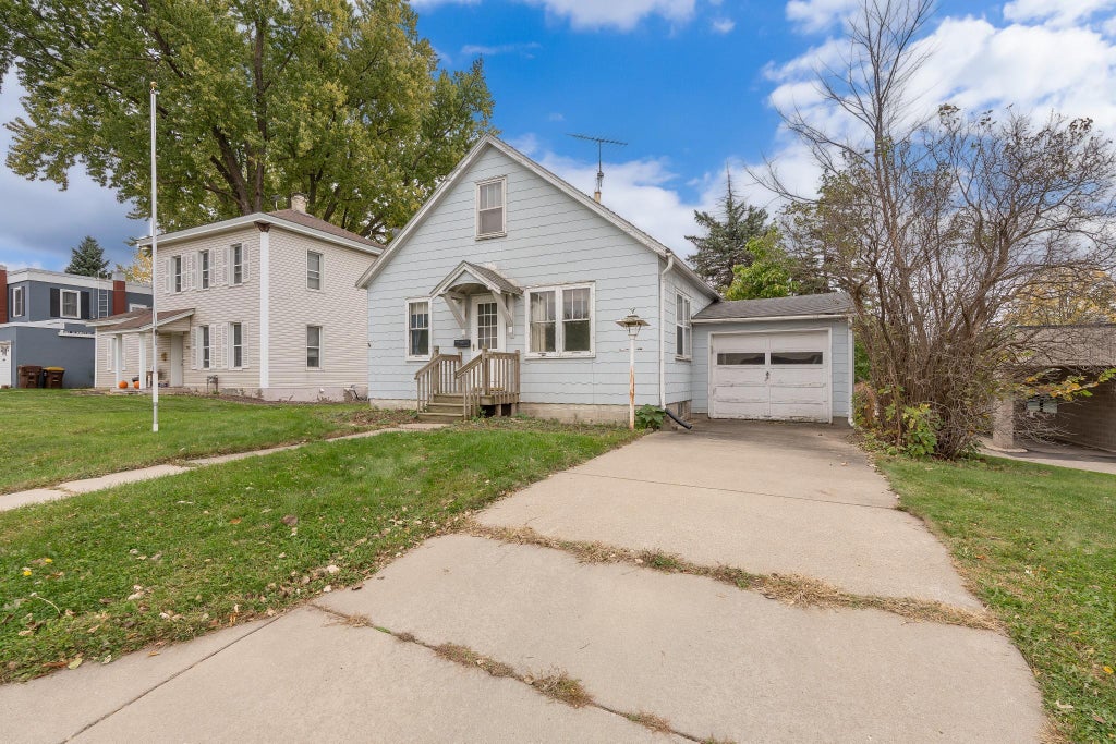 Photo of 104 1st Street NE, New Prague, MN 56071 (MLS # 7160136)