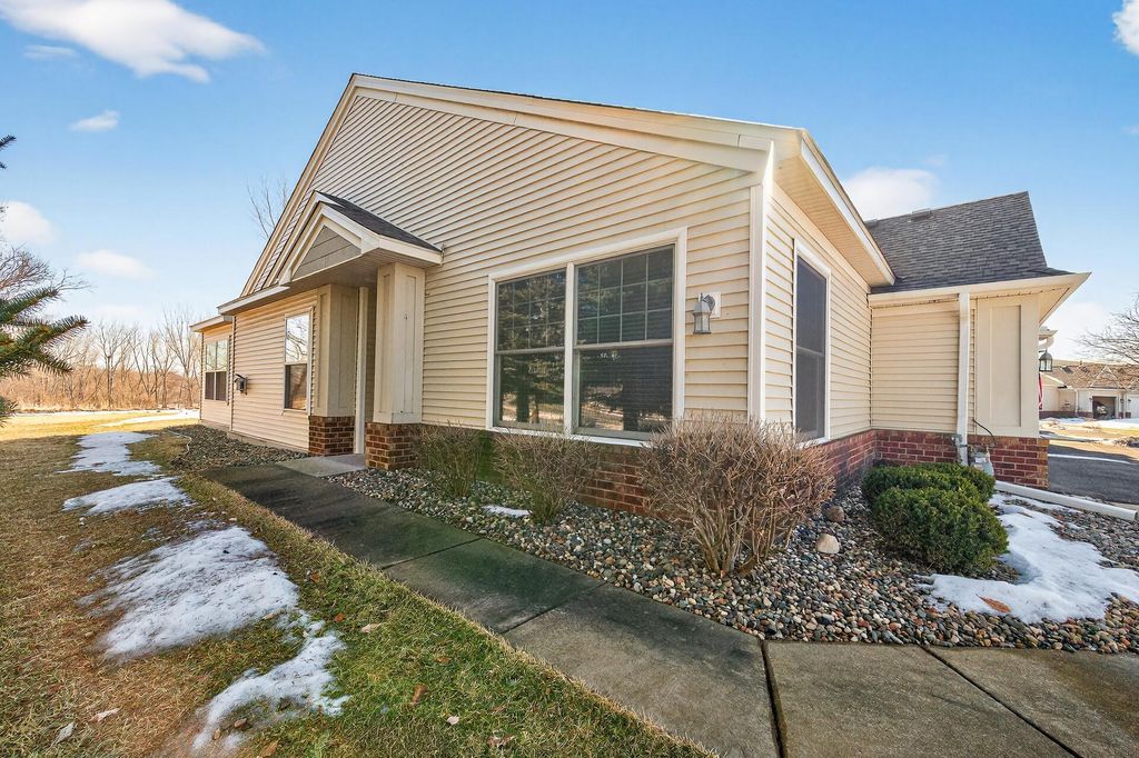 Photo of 5932 Prairie Ridge Drive, Roseville, MN 55126 (MLS # 7021637)