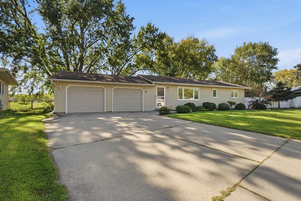 2128 SHALE LN, SAINT PAUL, MN 55122 - Image 2bc4dc15043b7ce5fd31f1e39f2beee9/1270209784